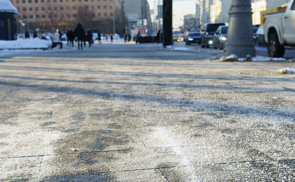 de-icing salt on concrete