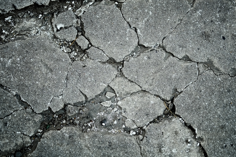 Repairing damaged concrete